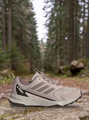 adidas Обувки за бягане Бежов