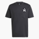 adidas Lounge Slides Graphic Pocket T-Shirt Schwarz 132193 1