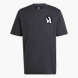 adidas Lounge Slides Graphic Pocket T-Shirt Schwarz 132193 1