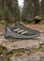 adidas Tekaški copati Olivna 78016 1